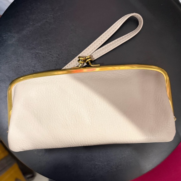 Hobo Cora Large Frame Wallet - Picture 3 of 13